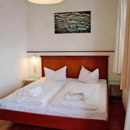 20 Mit Strandkorb Und Balkon דירה