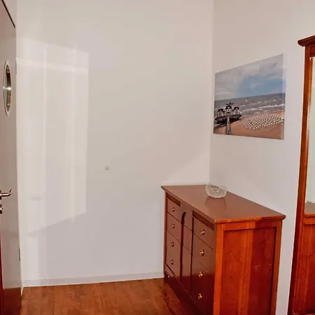 20 Mit Strandkorb Und Balkon דירה *